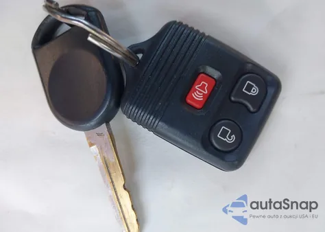 2005 Ford Escape Xlt from USA, damaged, VIN 1FMYU03115KE24399